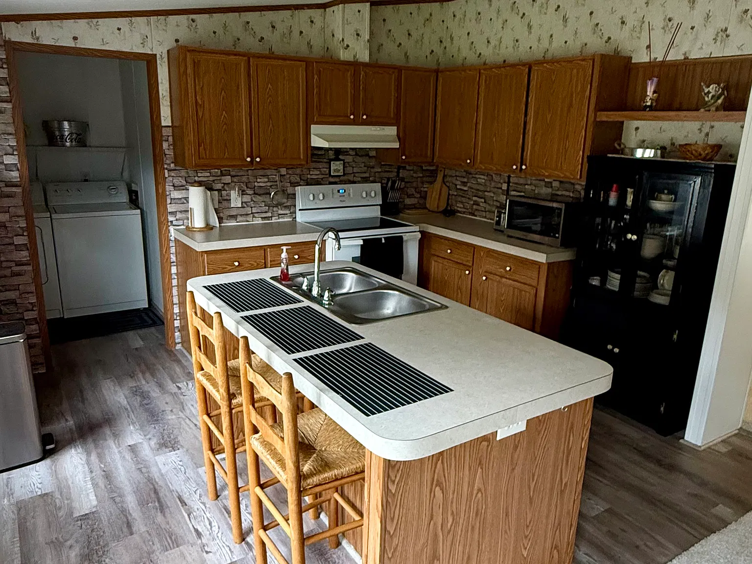 3 bed, 1312 sqft, $1,950 — Photo 4