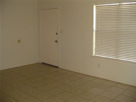 4th image of 12468 Flora Alba Dr