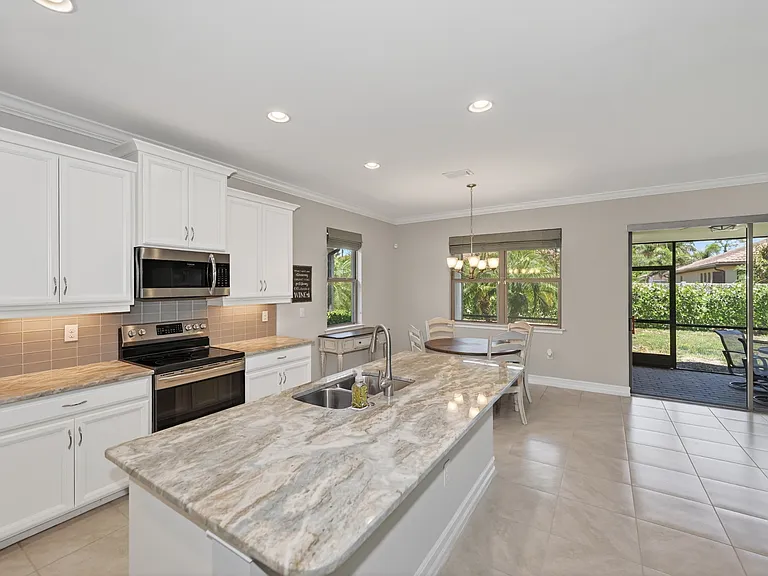 156 Ventosa Pl — Photo 3