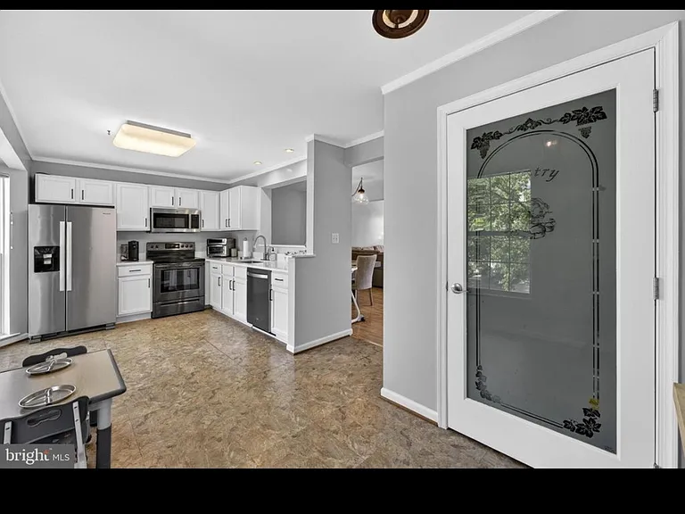 9320 Garst Dr — Photo 19