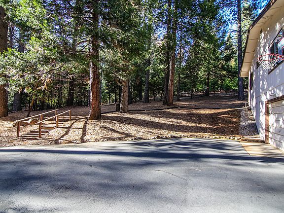 2nd image of 27475 Ashland Dr
