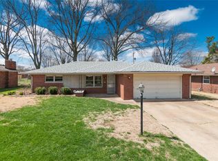 17 Debra Dr, Fairview Heights, IL