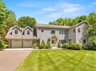 661 Chestnut Ridge Rd, Orange, CT 06477