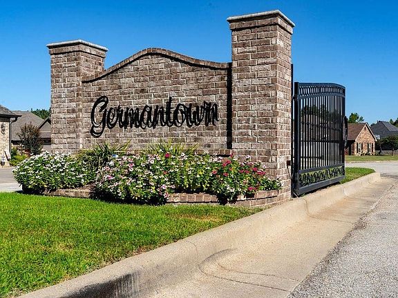 2nd image of 109 Germantown Cir
