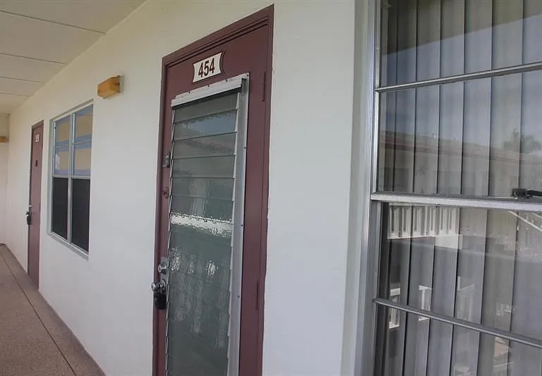 454 Fanshaw K #K — Photo 16
