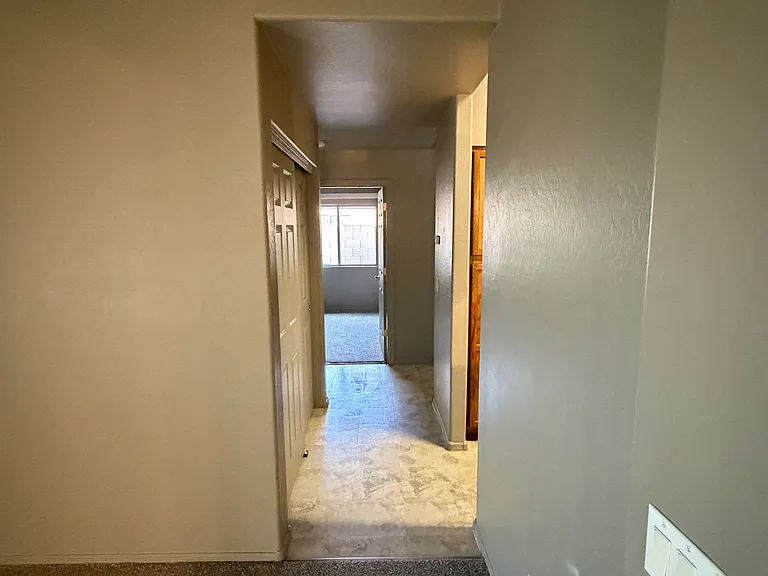1471 E 12th Pl — Photo 7