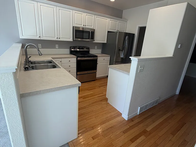 320 Strasburg Dr #A9 — Photo 12