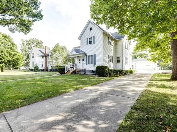 518 E Center St, Paxton, IL 60957