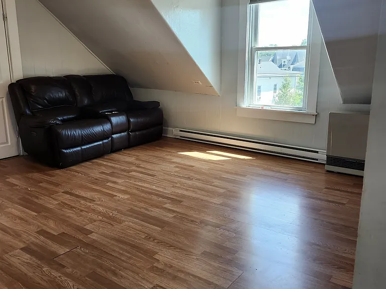 11 Morey St — Photo 2