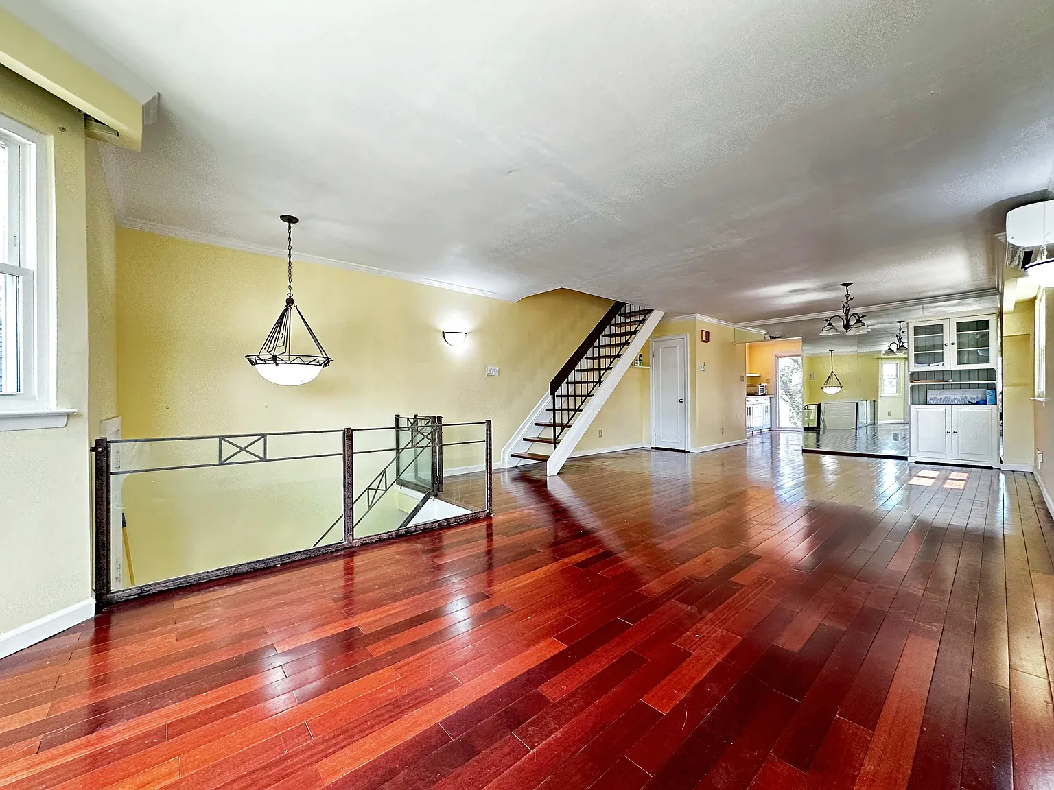3 bed, 1.5 bath, $3,200 — Photo 3