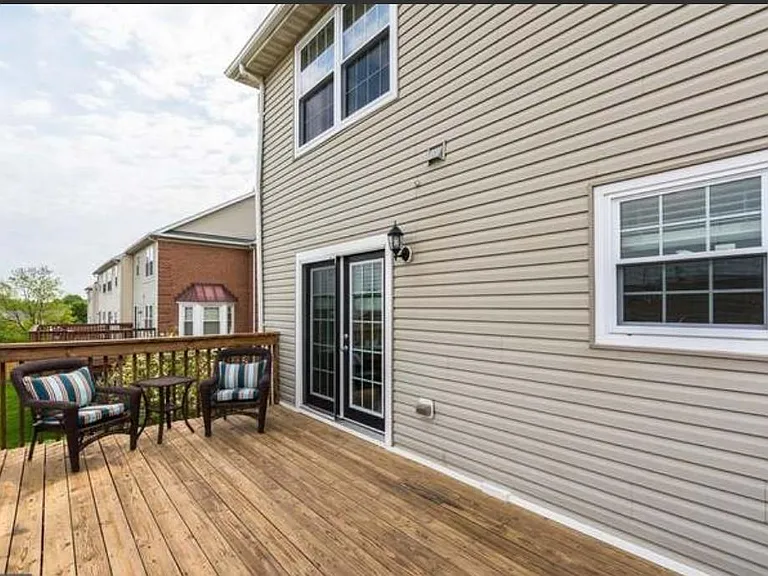 9514 Georgian Way — Photo 10
