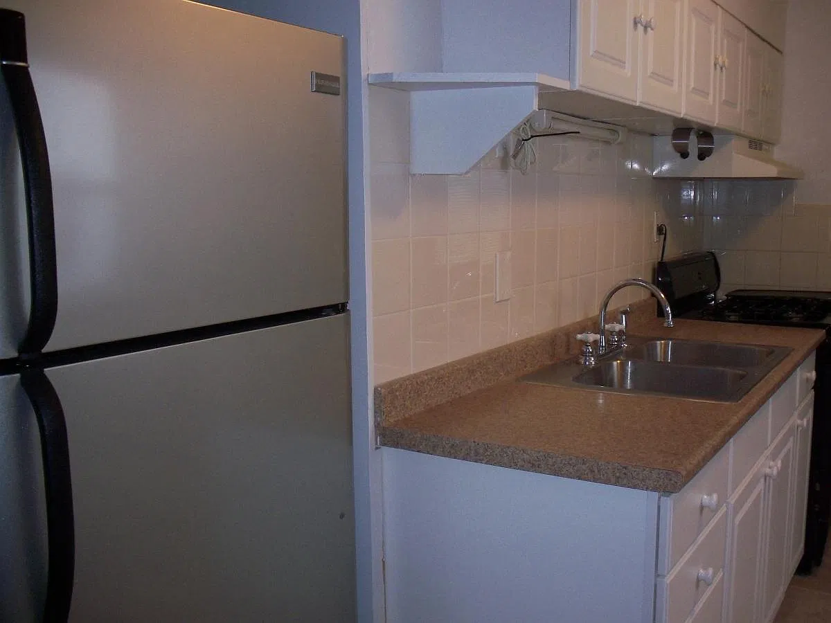 3 bed, 1200 sqft, $1,445 — Photo 4