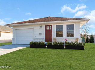 14 Oranjestad St, Toms River, NJ
