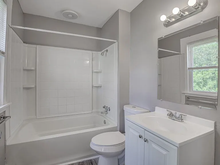 5211 Montgomery Rd #C — Photo 10