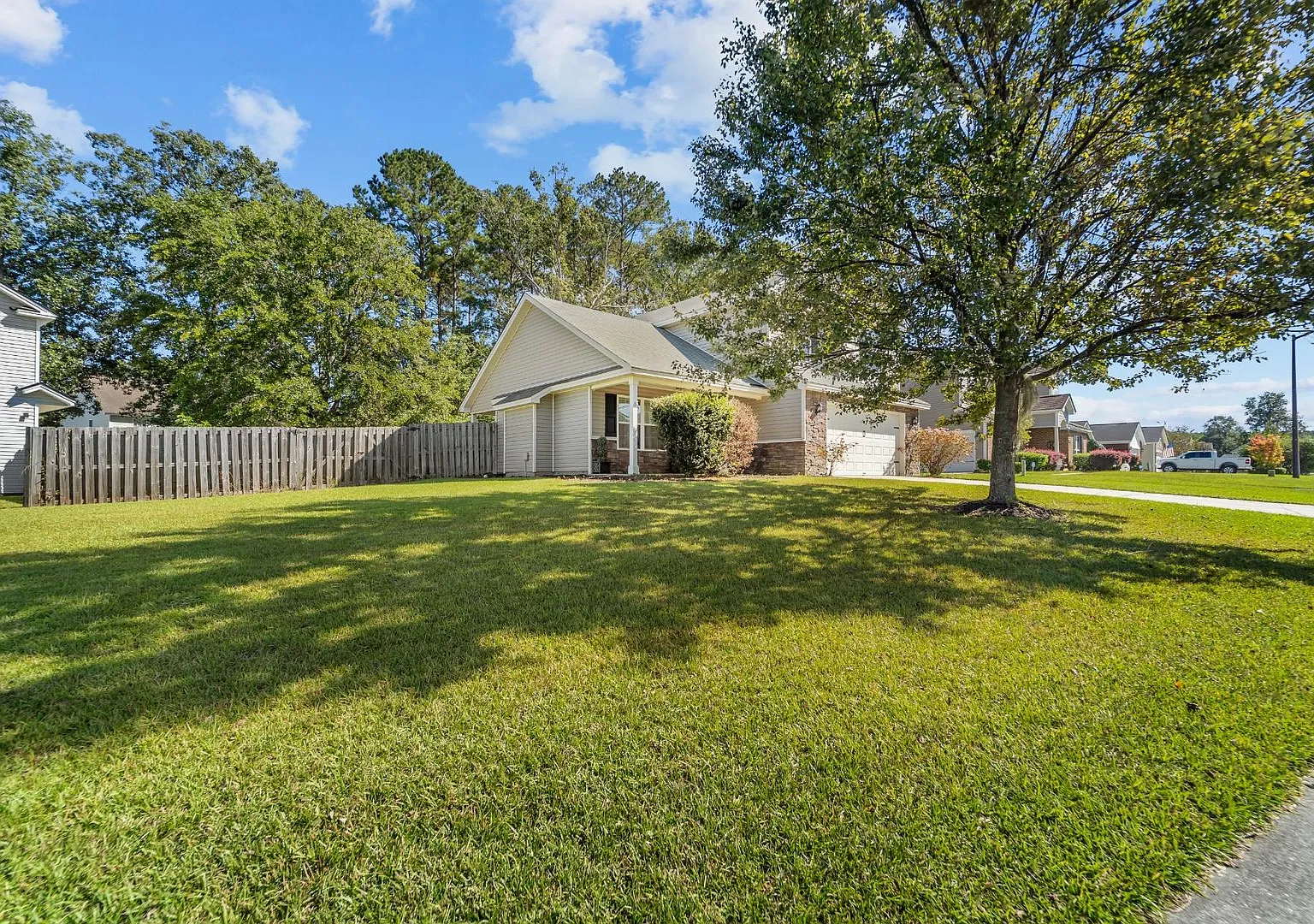 3BR Home with Quartz Kitchen & Fenced Backyard in Savannah — Photo 2
