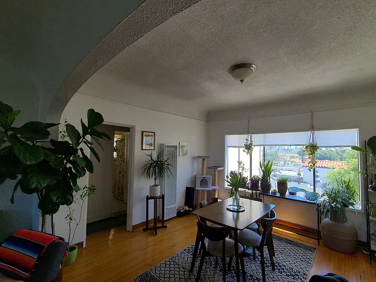 1158 S Rimpau Blvd #TOP — Photo 8