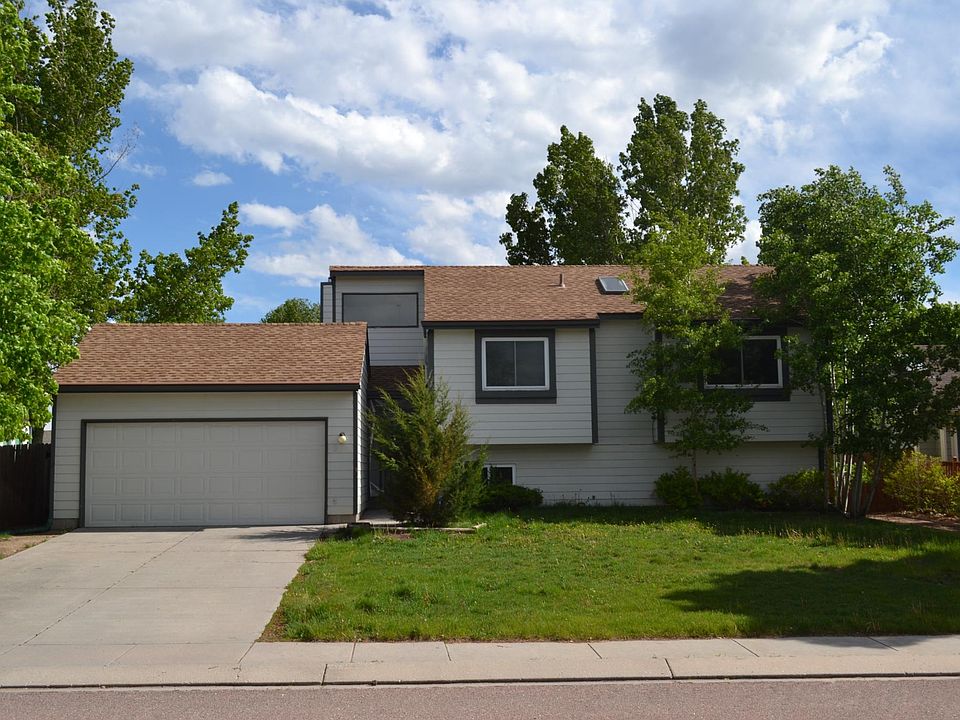 Street View 4 bed 2 bath D20 schools great access!