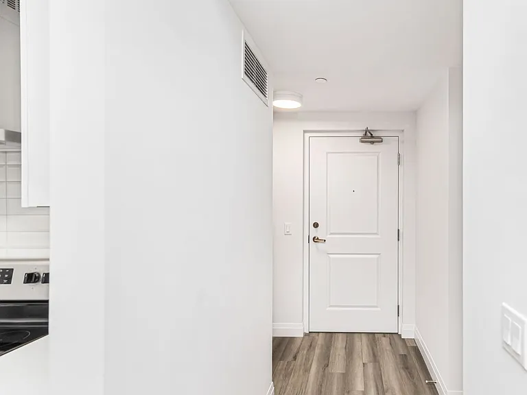 153 Wilson St W #105 — Photo 7