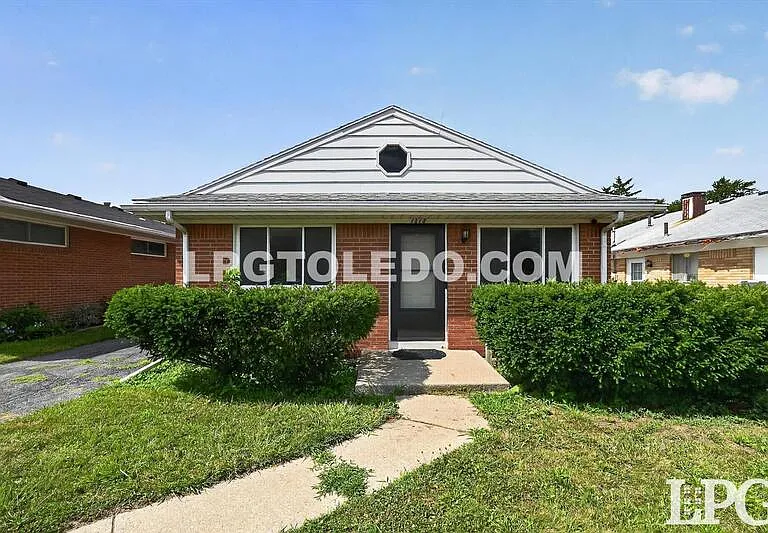 1818 Christian Ave — Photo 1