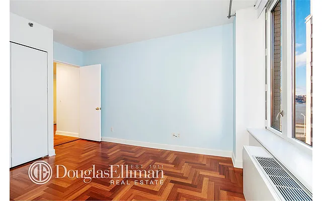 Rented by Douglas Elliman | media 23