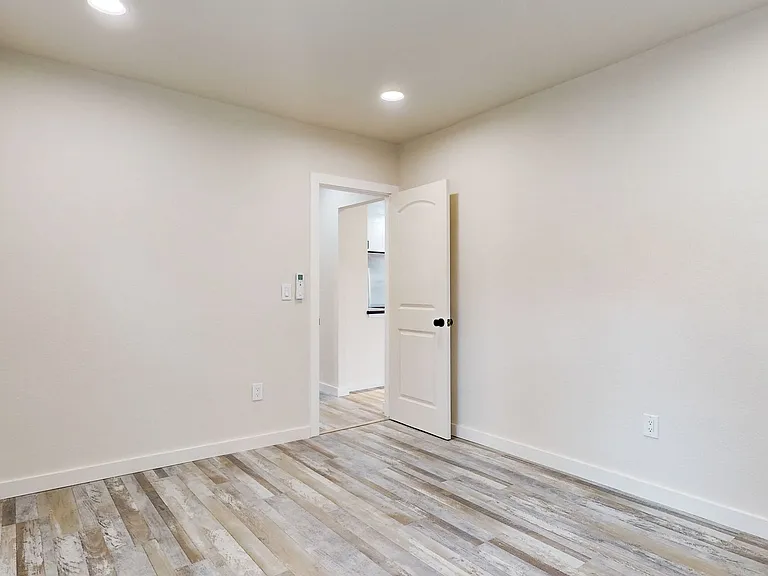 729 McConnell Ave — Photo 12