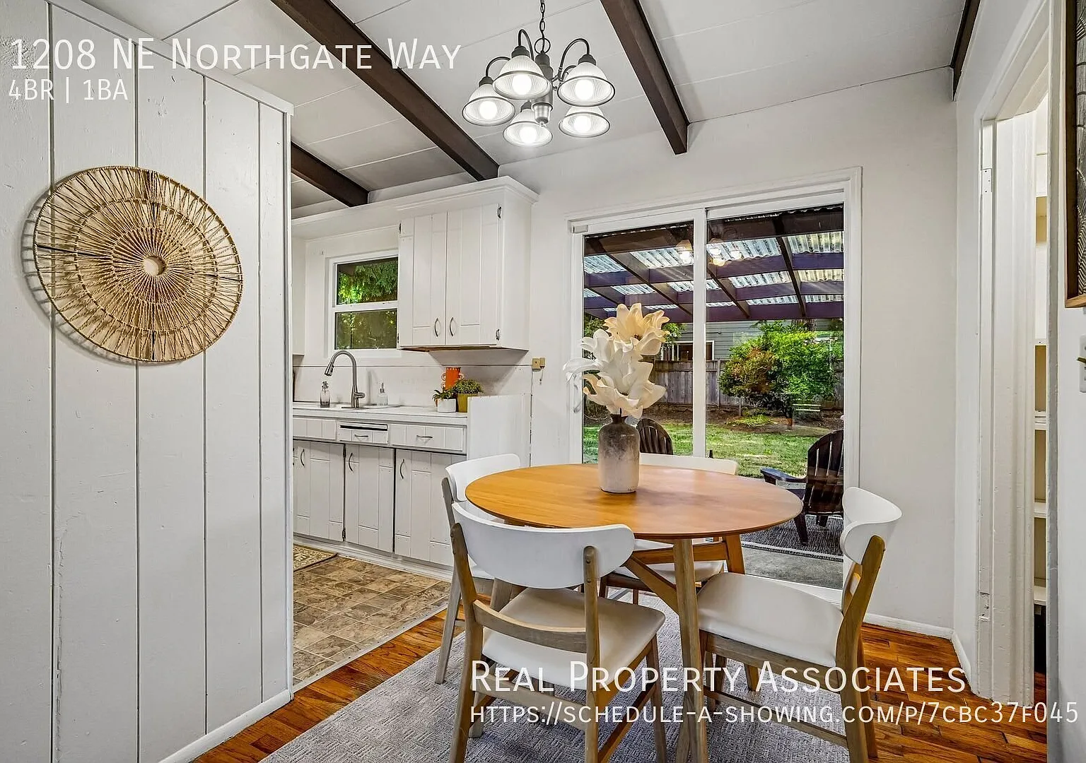 Spacious 4-Bedroom Rambler in Northgate/Pinehurst - Available Now — Photo 4