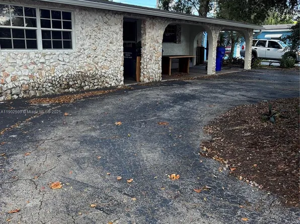 6541 Sherman St, Hollywood, FL 33024