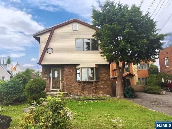 40 Church St, Lodi, NJ 07644