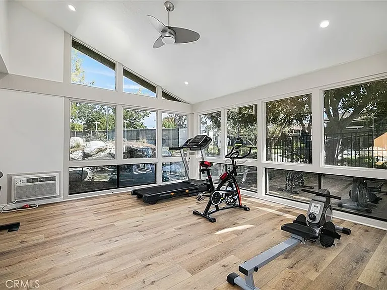 153 Streamwood — Photo 38
