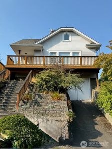 332 NE 52nd Street, Seattle, WA, 98105