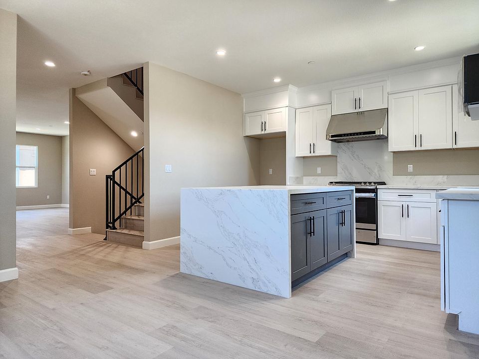 Large Kitchen with Waterfall Island