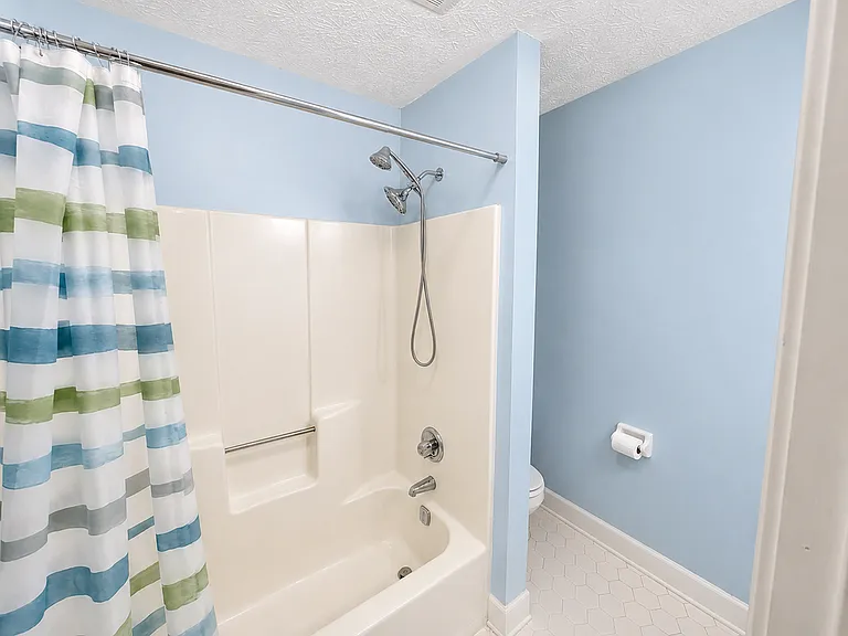 1710 Underwood Dr SE — Photo 4