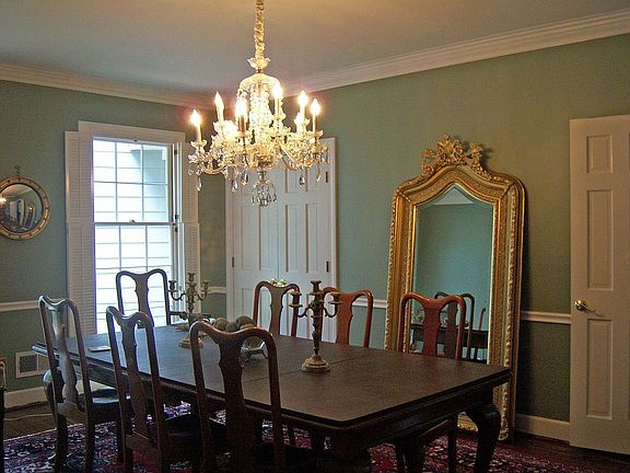 Elegant dining room