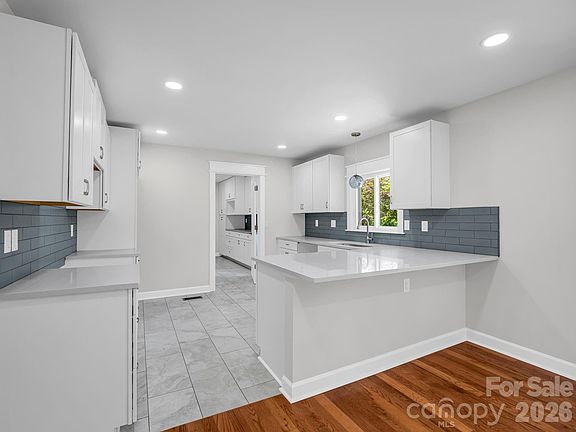 3rd image of 24 Verbena Way #5