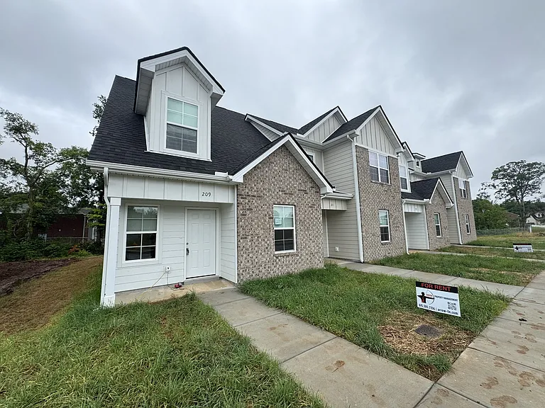209 Mountaindale Dr — Photo 2