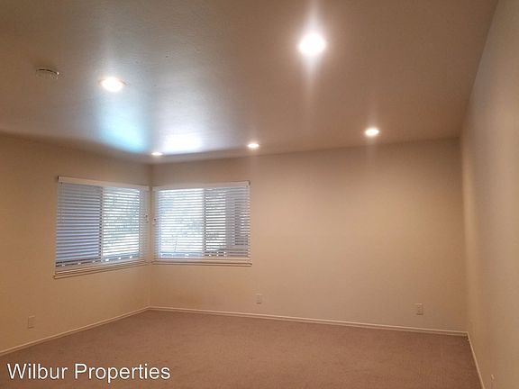 2nd image of 850 Coleman Ave APT 18