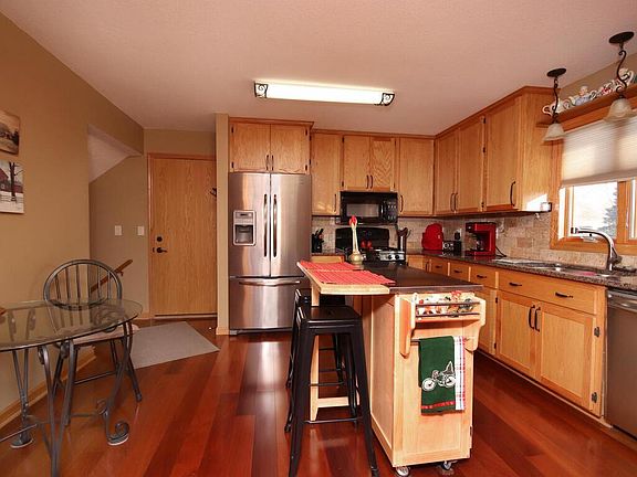 4th image of 203 Meadow Ln