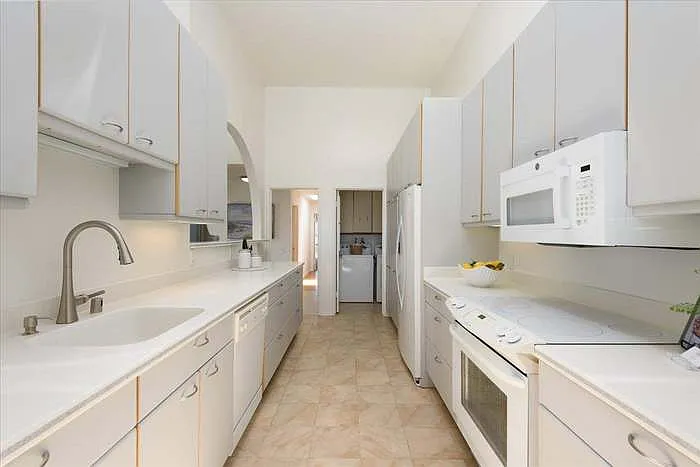 931 Lido Ln — Photo 9