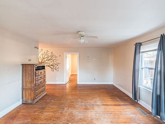 3rd image of 3511 Lafayette Rd