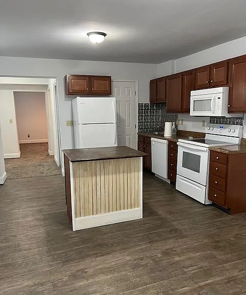 900 S Main St #106 — Photo 1