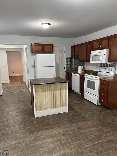 900 S Main St #106