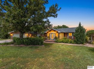 614 N 17th St, Tekamah, NE 68061
