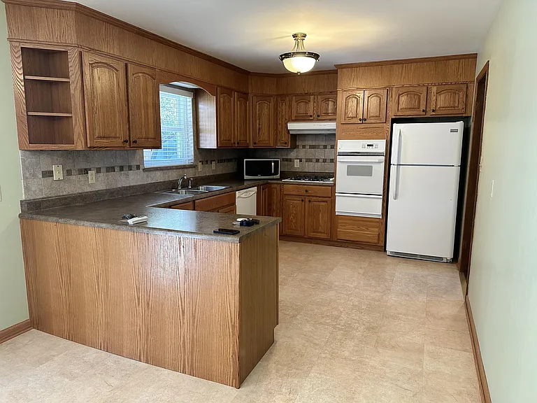 1760 Scenic Dr — Photo 5