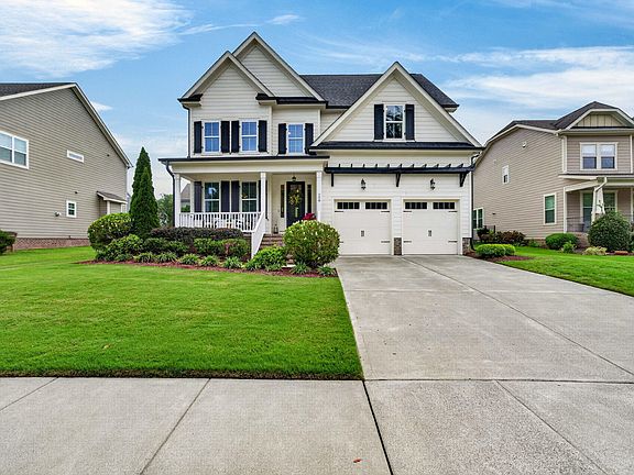 2nd image of 208 Traditions Garden Ln