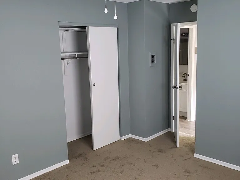 2450 Boudinot Ave — Photo 5