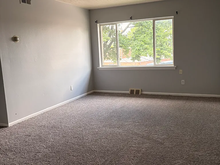 Parkside Villa Apartments — Photo 11