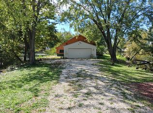 12294 Spring Ln, Manito, IL
