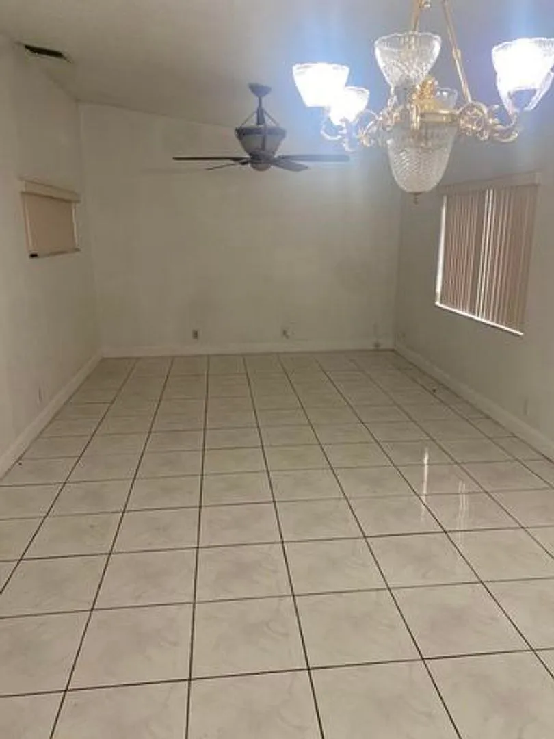 663 White Water Dr, West Palm Beach, FL 33413 — Photo 4