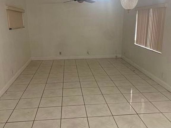 4th image of 663 White Water Dr