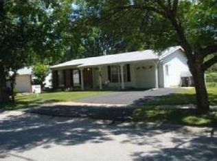 6554 Coventry Dr, Florissant, MO 63033